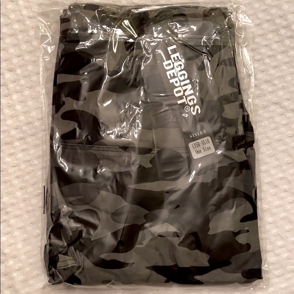 NEW! High Rise Legging Black Gray Camouflage - Picture 8 of 9